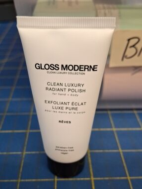 Reves Gloss Moderne Clean Luxury Radiant Polish 20g New